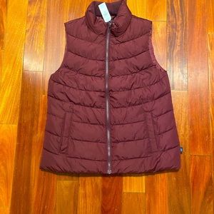 GREAT DEAL Gap maroon Cold Control Puffer Vest, XS, NWT